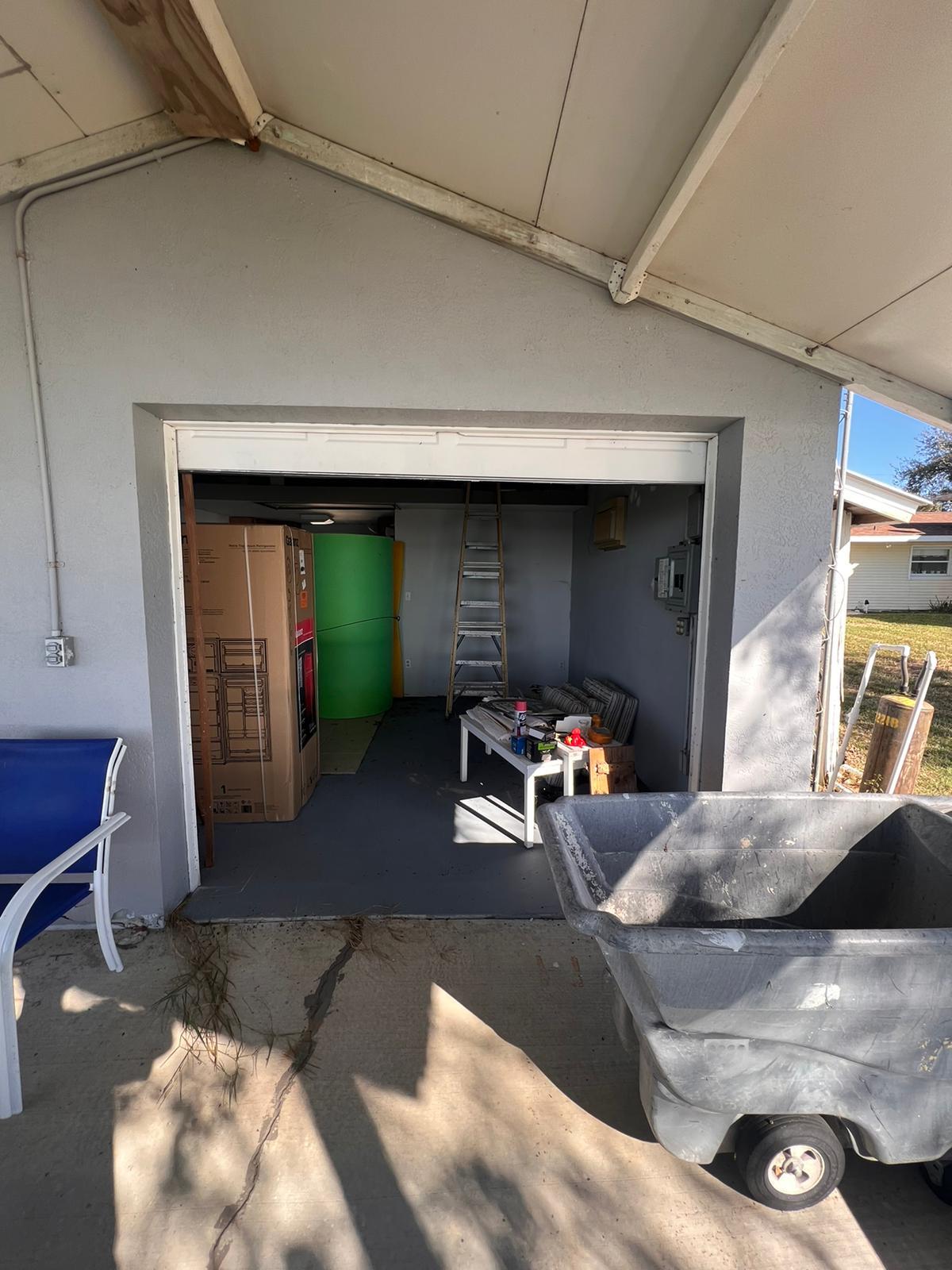 Garage door exterior view